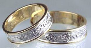 10K/14K/18K Two Tone Gold White & Yellow Claddagh Celtic Wedding Band Ring Set